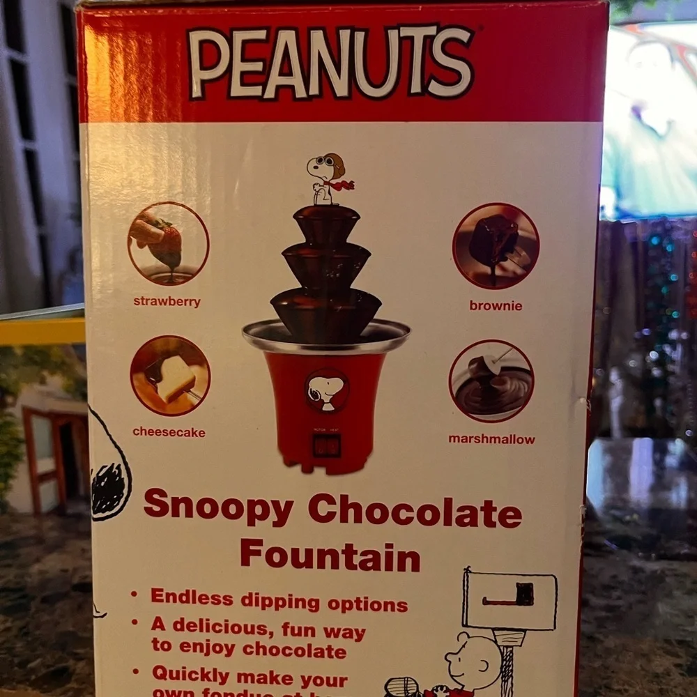 PEANUTS Snoopy Chocolate Fondue Fountain RED by Planet Smart NIB